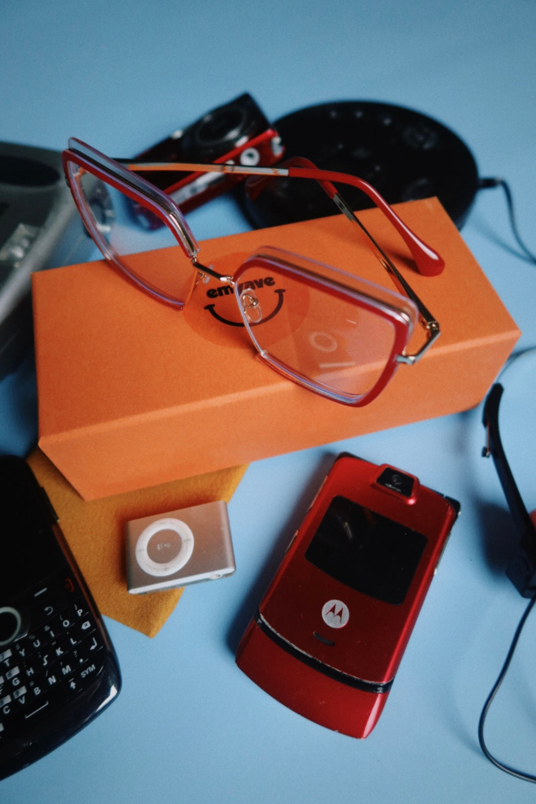 Aurora Glasses in Red