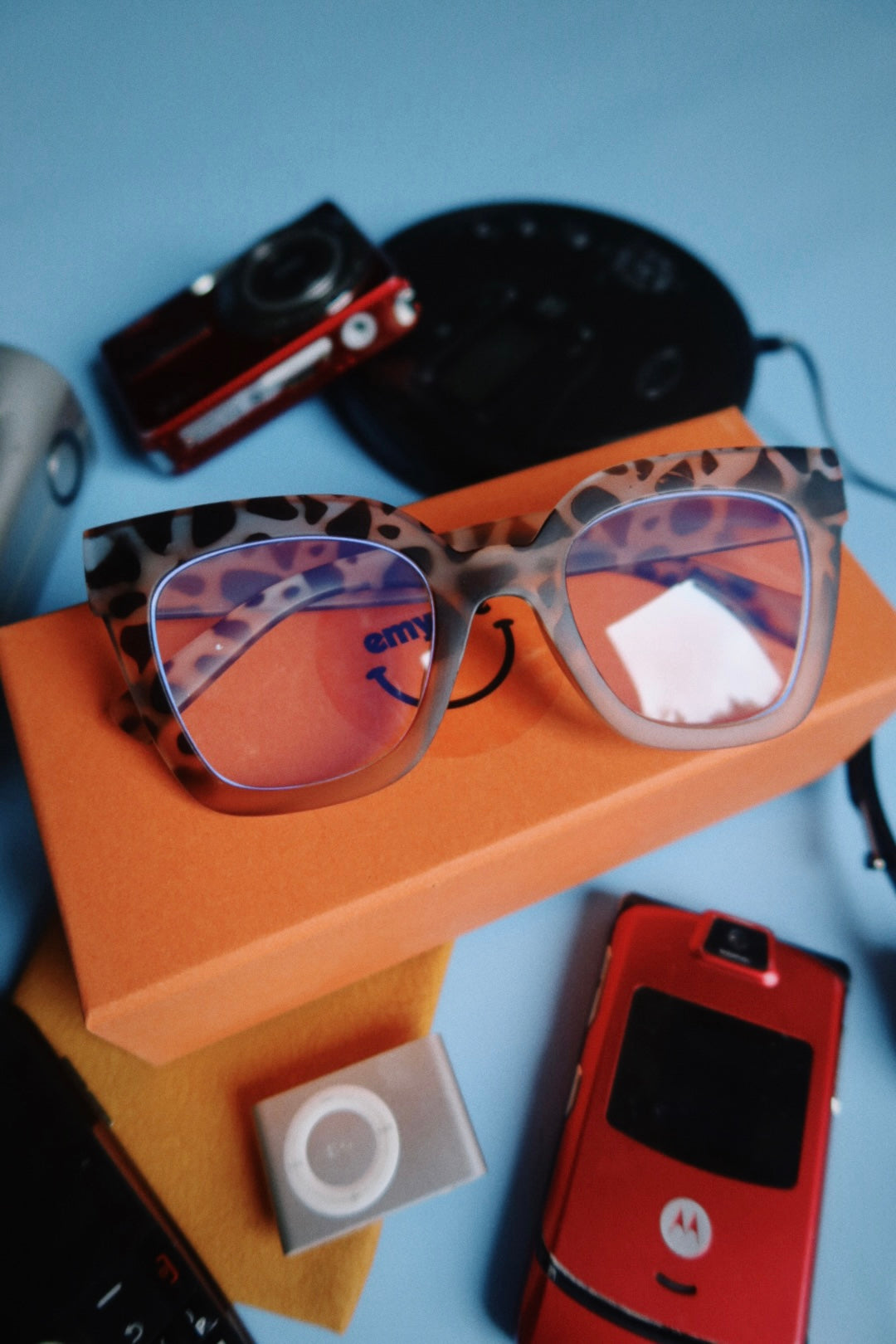Ivy Glasses in Spotted Tan