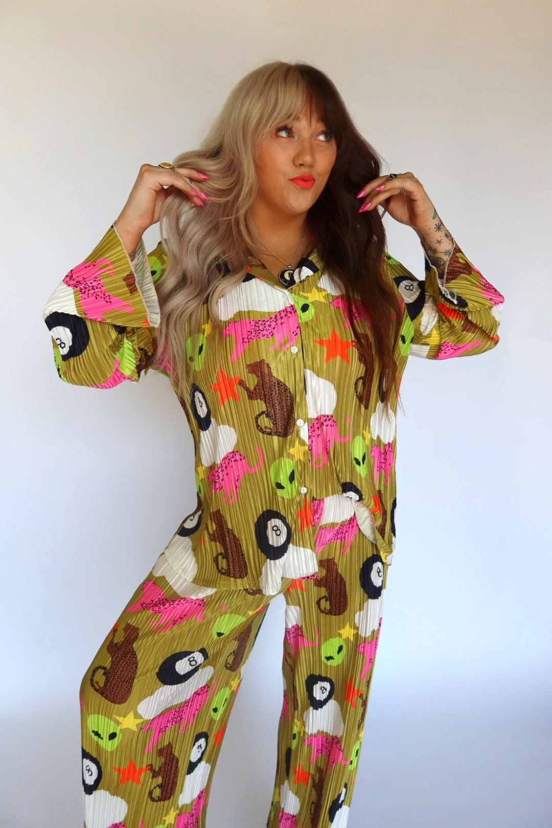 **PRE-ORDER: ships by 8/29** We Come in Peace Plissé Set **RESTOCKED**
