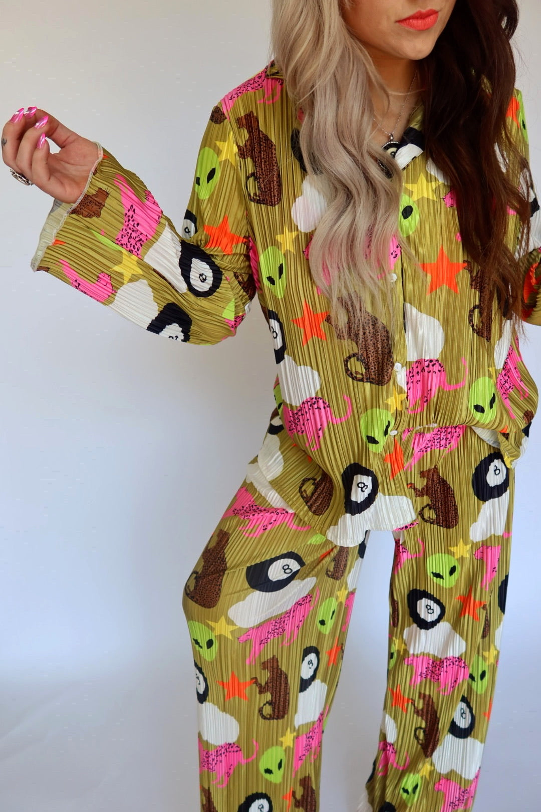 **PRE-ORDER: ships by 8/29** We Come in Peace Plissé Set **RESTOCKED**